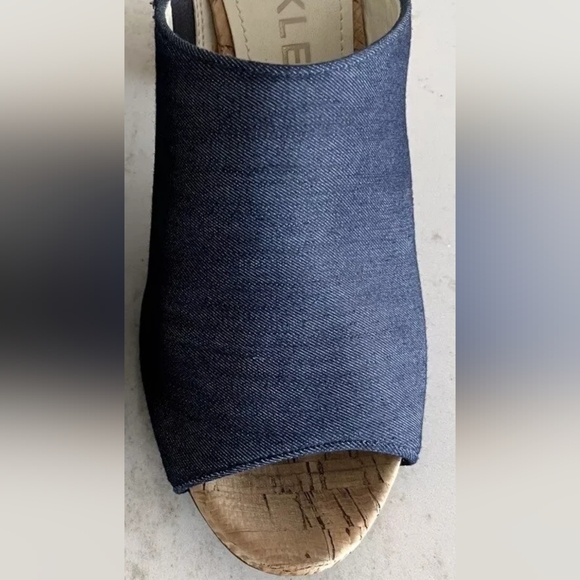 ANNE KLEIN DENIM PEEP TOE SLIP IN SANDLE 8.5 - Picture 3 of 4
